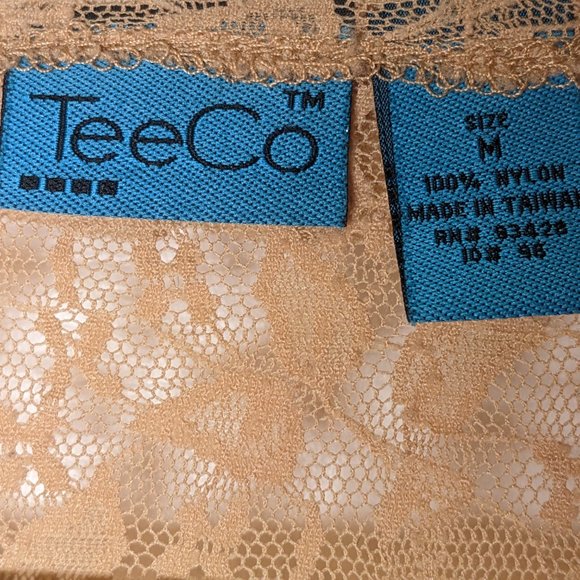 Tan Ruffle V Neck Lace Top with Front Lining 3/4 Length Sleeves - Picture 4 of 9